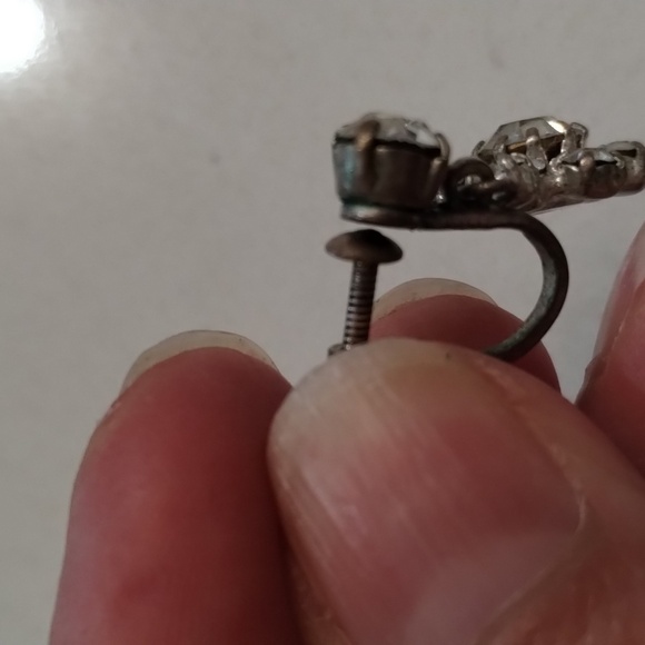 Clear Rhinestone vintage screw back earrings flower shape - Picture 8 of 8